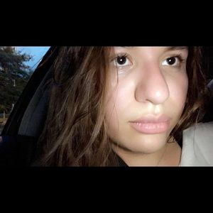 Meet your Posher, Cecilia